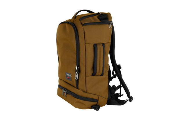 An open Techonaut 30 with a Coyote (tan) exterior